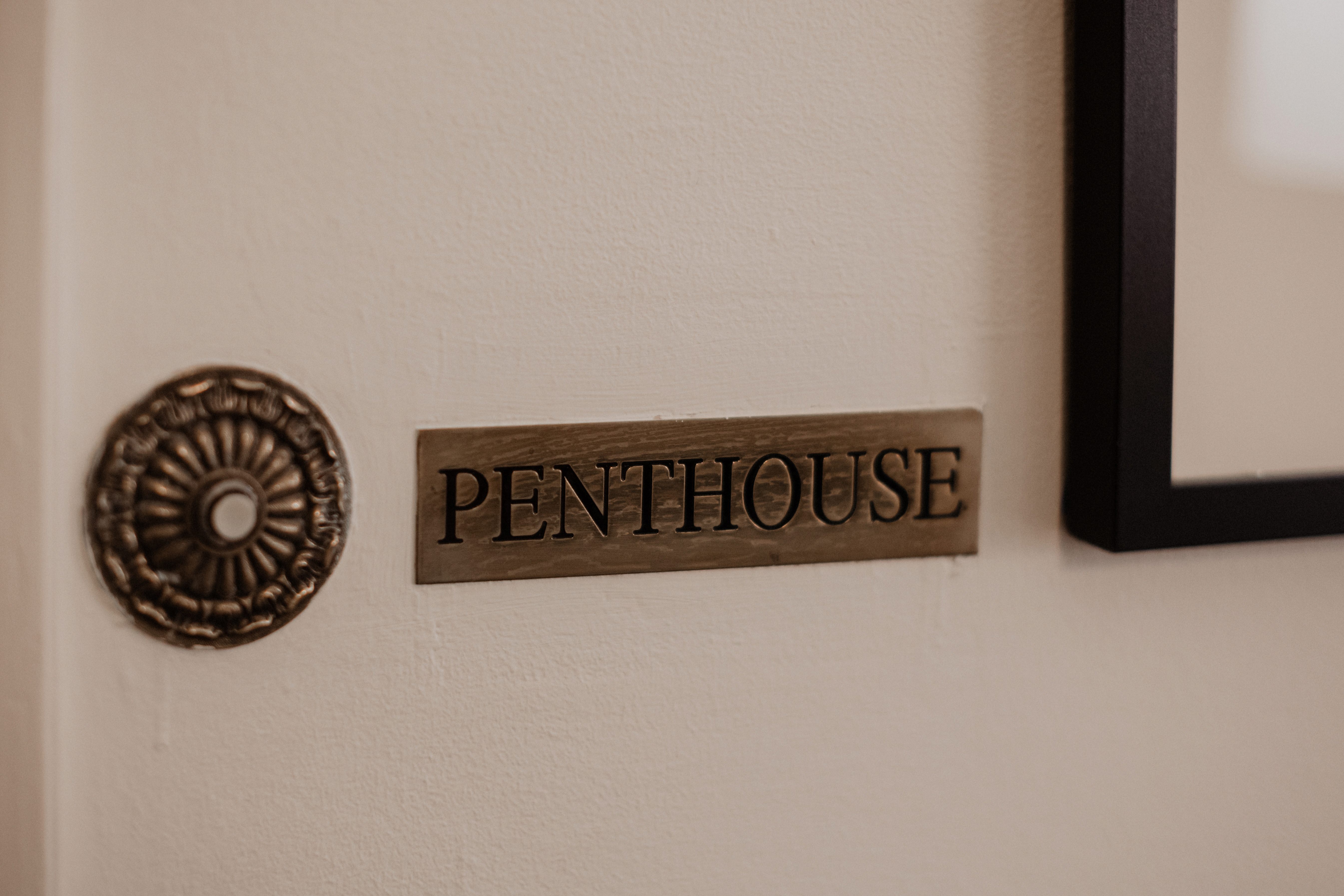 Penthouse plaque